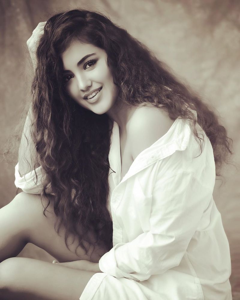 Malavikasharma 