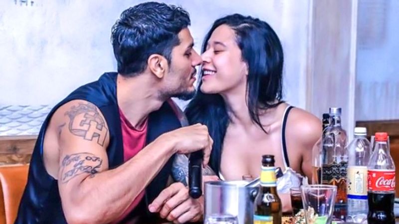 कृष्णा ने आगे कहा- हमारे शौक भी काफी मिलते-जुलते हैं। हम एक-दूसरे के साथ काफी कम्फर्टेबल महसूस करते हैं। यही वजह है कि हम अक्सर एक-दूजे से मिलते रहते हैं। 