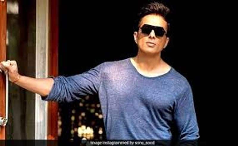 Actor Sonu Sood offers meals to more than 45,000 people in Mumbai