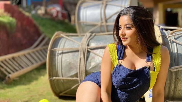 Bhojpuri Actress Monalisa looks hot in yellow sport bra dance video goes super viral BRD Bhojpuri Actress Monalisa looks hot in yellow sport bra dance video goes super viral BRD