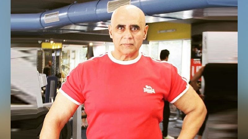 पुनीत ने इतने सालों बाद भी अपनी फिटनेस कायम रखी है। 60 की उम्र में भी वे एकदम फिट है। वो अब सीरियलों में काम नहीं करते लेकिन प्ले करते हैं।
