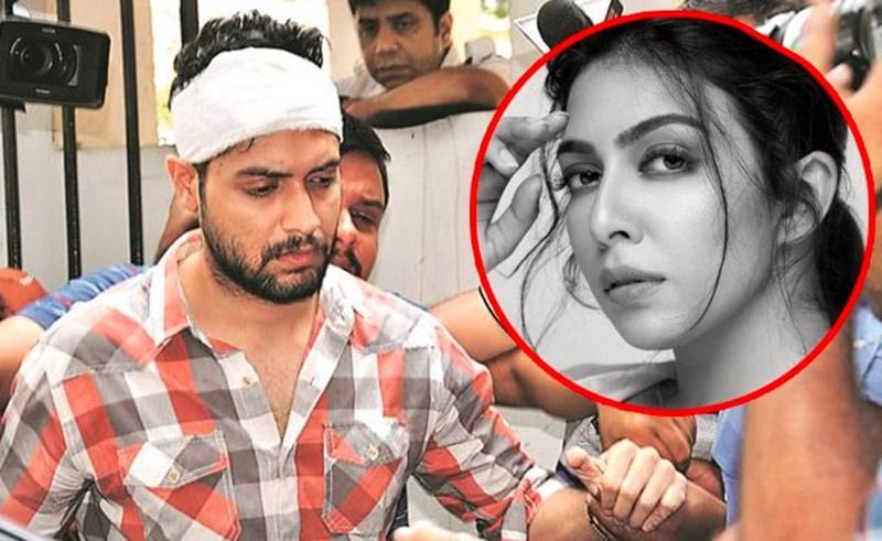 অন্যদিকে বিক্রমের হয়ে তাঁর বন্ধু-বান্ধবরা বলেছিলেন, সকলে যদি মেনেই নেয় যে বিক্রম মদ্যপ ছিল, তাহলে সনিকা কেন তা জানার সত্ত্বেও বিক্রমের গাড়িতে ওঠে।