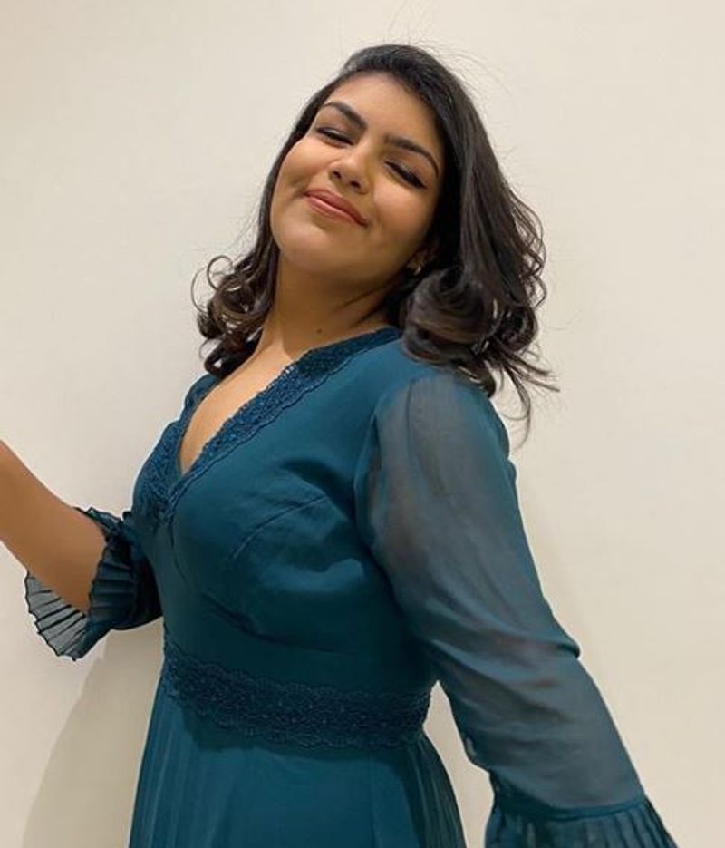 Actress Kushpoo Daughter Anandita Photos 