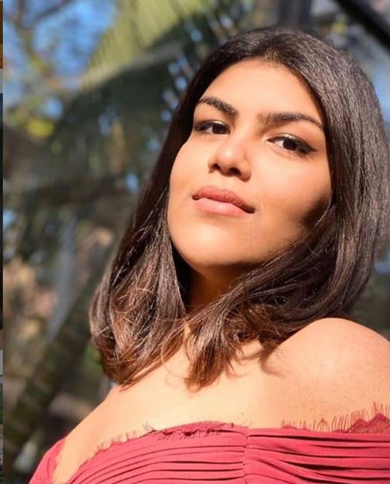 Actress Kushpoo Daughter Anandita Photos 