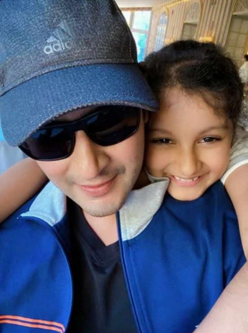 Mahesh Babu live chat interaction with fans, reacts on movie with Rajamouli