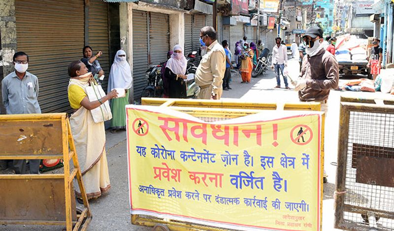 बता दें कि हिंदपीढ़ी वो इलाका है, जहां कोरोना वॉरियर्स पर थूकने और हमला करने के पूरे राज्य में सर्वाधिक मामले सामने आए हैं। राज्य का पहला संक्रमित केस भी यहीं से मिला था। यहां से मलेशिया की एक महिला को पकड़ा गया था। वो तब्लीगी जमात से जुड़ी है।
