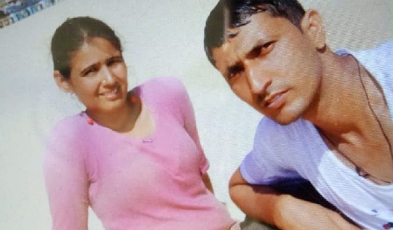 पुलिसकर्मी विक्रम मूल रूप से भिवानी जिले के देवास गांव का रहने वाला है। 5 साल पहले उसकी शादी रिंकू से हुई थी। दोनों का एक साढ़े तीन साल का लड़का है। 
