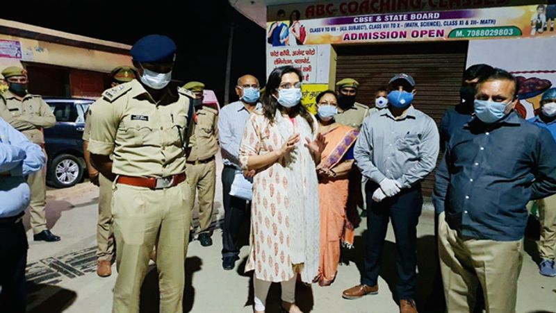 क्वारंटाइन किए गए लोग जब भी बाहर निकलने का प्रयास किए आसपास के लोगों ने इसकी सूचना दी। जिससे नियम का उल्लंघन करने वालों के खिलाफ कार्रवाई की गई। इस तरह से दूसरे लोगों ने इससे सबक लिया और ज्यादातर लोग नियम का उल्लंघन नहीं कर रहे हैं। 