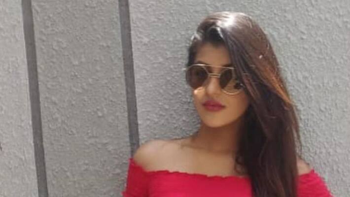 Big Boss Fame Yashika anand Transparent Saree Photo Going Viral Big Boss Fame Yashika anand Transparent Saree Photo Going Viral