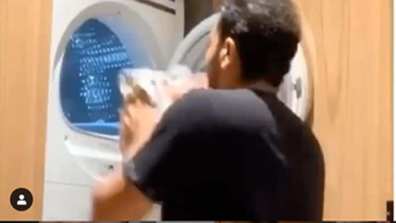 रोहित के घर में ही जिम की सुविधा मौजूद है और वो इसका फायदा भी उठा रहे हैं।
