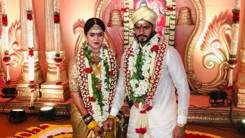 ರೇವತಿ ಬರೆದ ಇಂಗ್ಲೀಷ್ ಪ್ರೇಮದ ಸಾಲುಗಳನ್ನು ನಿಖಿಲ್ ಮದುವೆಗೂ ಮುನ್ನ ಶೇರ್ ಮಾಡಿಕೊಳ್ಳುತ್ತಿದ್ದರು ಸೋಷಿಯಲ್ ಮೀಡಿಯಾದಲ್ಲಿ. 