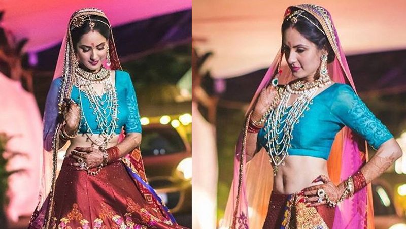 যে পরিমাণ অর্থ বিয়েতে খরচ হতো তা স্বেচ্ছাসেবী তহবিলে দান করেছেন এই সেলেব জুটি। শুধু তাই নয়, এটা আনন্দ উদযাপন করার সময় নয়, ভবিষ্যতে পৃথিবীর সমস্ত মানুষ স্বাভাবিক জীবনে ফিরলে আবারও ভালবাসার মানুষগুলোর সঙ্গে আনন্দ করব বলে জানিয়েছেন পূজা।