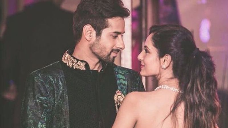 कुणाल ने बताया कि उनकी मां इस शादी के लिए काफी एक्साइटेड थीं लेकिन अब उन्हें इस बात का मलाल है कि चीजें पहले जैसी नहीं हो पाएंगी।
