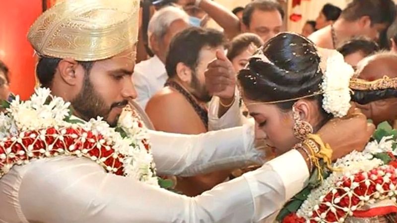 निखिल के परिवार ने इससे पहले कुमारस्वामी के विधानसभा क्षेत्र रामनगरा में भव्य समारोह आयोजित किए थे। 