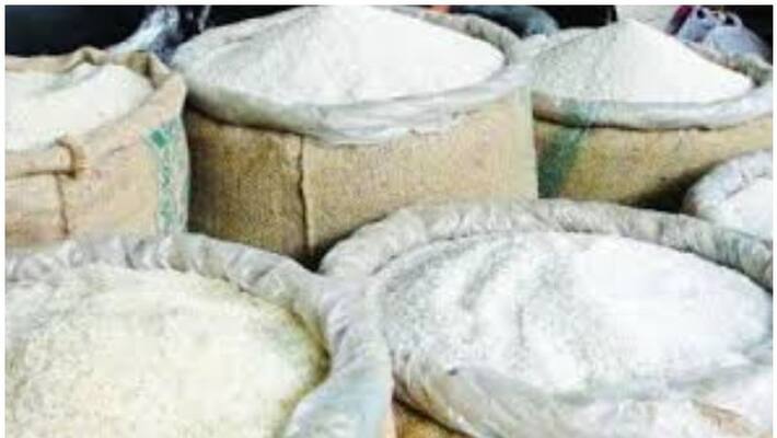 Old rice given to migrant workers in mangalore Old rice given to migrant workers in mangalore