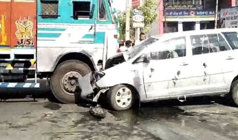 ट्रक ड्राइवर गुरचरन सिंह ने बताया कि वो आलू लेकर हरियाणा के शाहाबाद जा रहा था। हादसा किसकी गलती से हुआ..पुलिस पता कर रही है। घायलों को माहिलपुर सिविल अस्पताल में भर्ती कराया गया।