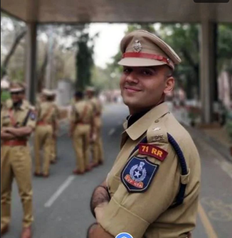 कभी UPSC छोड़ने का बनाया था मन
अक्षत का यूपीएससी का सफर काफी लंबा रहा। उन्हें यहां पांचवें प्रयास में सफलता मिली थी। अक्षत को जब 4 बार असफलता मिली तो वे निराश हो गए। उन्होंने तय कर लिया था कि वह अब यूपीएससी के लिए और प्रयास नहीं करेंगे।