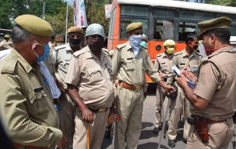 मीडिया में आ रही खबरों के मुताबिक कोटा से यूपी के रहने वाले बच्चों की रवानगी के बाद अब मध्य प्रदेश सरकार भी अपने राज्य के बच्चों को वापस लाने के लिए बसें भेजने की तैयारी कर रही है। (फाइल फोटो)