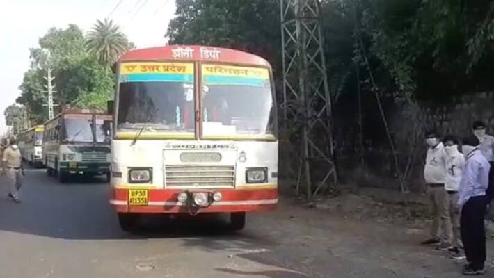 Nitish Kumar On Buses For Students from rajasthan Nitish Kumar On Buses For Students from rajasthan