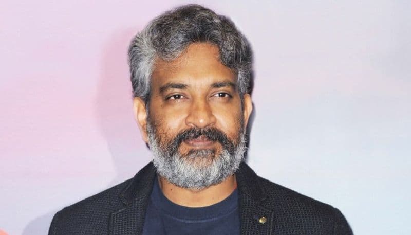 Know about Tollywood rajamouli and prabhas friendship and cine combination