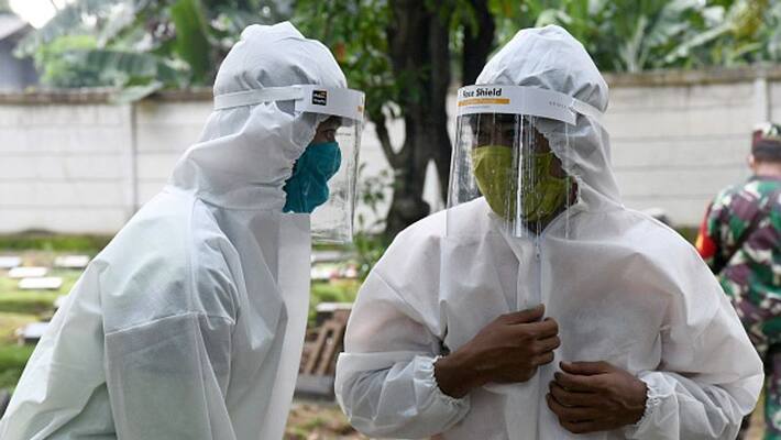 government doctor attacked amid fear that he may spread coronavirus in meerut kpt government doctor attacked amid fear that he may spread coronavirus in meerut kpt