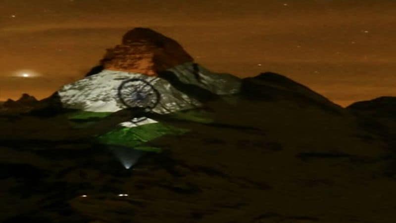 संयुक्त राष्ट्र (यूएन) के प्रमुख एंटोनियो गुटेरेस ने कोरोना के खिलाफ लड़ाई में सहयोग करने के लिए भारत की सराहना की है। भारत ने अमेरिका, ब्राजील, इजराइल जैसे कई देशों को मलेरिया के लिए इस्तेमाल की जाने वाली दवा हाइड्रोक्सीक्लोरोक्वीन भेजी थी। अमेरिकी फूड एंड ड्रग एडमिनिस्ट्रेशन द्वारा इस दवा को कोरोना के इलाज के लिए उपयोगी माना गया है।