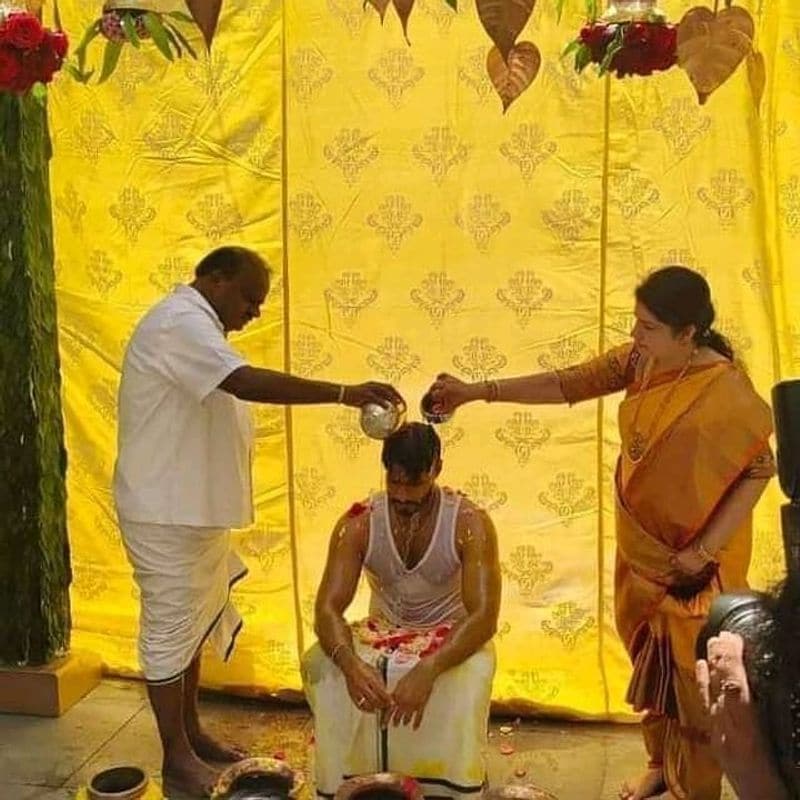 Nikil Kumarasamy - Revathy Marriage Photos