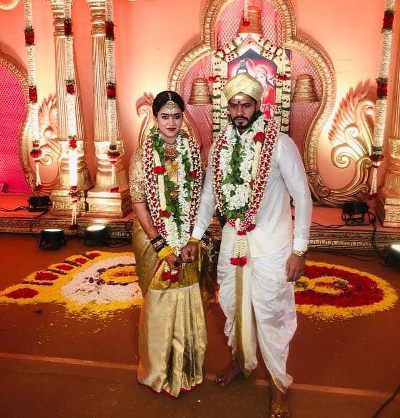 Nikil Kumarasamy - Revathy Marriage Photos