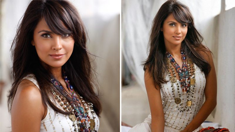 Fan notices Lara Dutta has not changed phone cover in years dpl