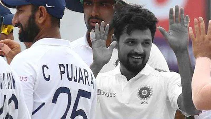అతని స్థానంలో షాబజ్ నదీమ్, రాహుల్ చాహార్ జట్టులోకి వచ్చారు.