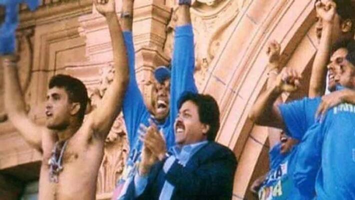 Yuvraj had also removed shirt in the final of NatWest series, revealed in live chat kpb Yuvraj had also removed shirt in the final of NatWest series, revealed in live chat kpb