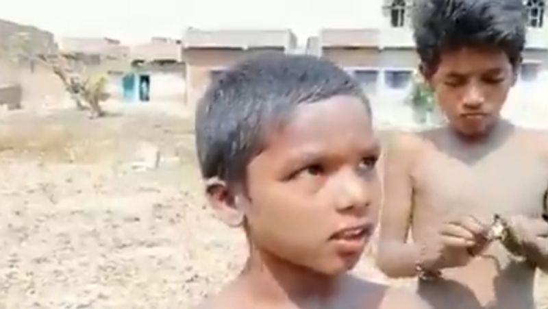 प्रशासन का भी दावा है कि वीडियो के बहाने गलत कहानी गढ़ी गई। कुछ लोगों ने जबरदस्ती बच्चों से बातें कहवाई।