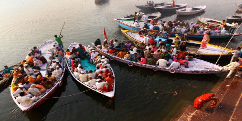 কিন্তু, কোনওভাবে নিখোঁজ সুব্বারাও-এর খোঁজ মেলে বারাণসীতে। মা ভেঙ্কাম্মা গিয়ে বছর আটের ছেলেকে বাড়িতে ফিরিয়ে আনেন। এবং ছেলে-র কাছে প্রতিশ্রুতি আদায় করেন যে আর সে কোনওদিন পালিয়ে যাবে না। পড়াশোনায় মন দেবে। ছেলের পড়াশোনার খরচ জোগাতে ভেঙ্কাম্মা তাঁর সমস্ত গয়না বন্ধকও দিয়ে দিয়েছিলেন।