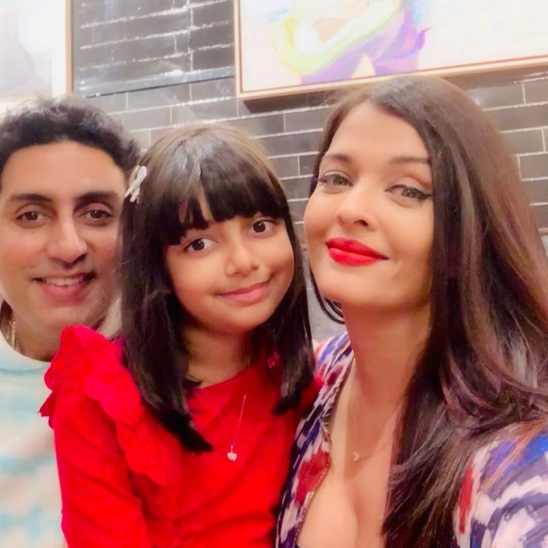 যেটা ঐশ্বর্য রাই করে থাকেন। তাহলেই দেখবেন ঐশ্বর্যর মতো লাল ঠোঁট আপনিও হয়ে উঠবেন আকর্ষণীয়।