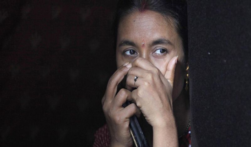सोनागाछी में रहने वाली 8 हजार महिलाओं का परिवार धंधे से चलता था। लेकिन अब इनके सामने एक वक्त की रोटी के लाले पड़ गए हैं। 