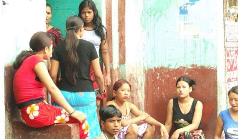 मौत की कगार पर पहुँच चुकी इन महिलाओं के लिए सरकार ने कोई ख़ास प्रबंध नहीं किया है। जिस वजह से इनके सामने काफी परेशानियां आ गई हैं।
