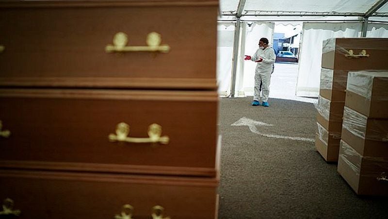 Volunteers at the religious establishment have been picking up bodies from hospitals and readying them for burial.