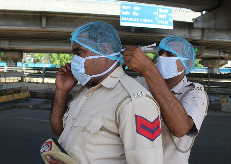 झारखंड में कोरोना के 42 केस
झारखंड के स्वास्थ्य सचिव ने कहा, बोकारो में आज एक नया कोरोना पॉजिटिव मामला सामने आया, जिससे राज्य में कुल मामलों की संख्या 42 हो गई।
