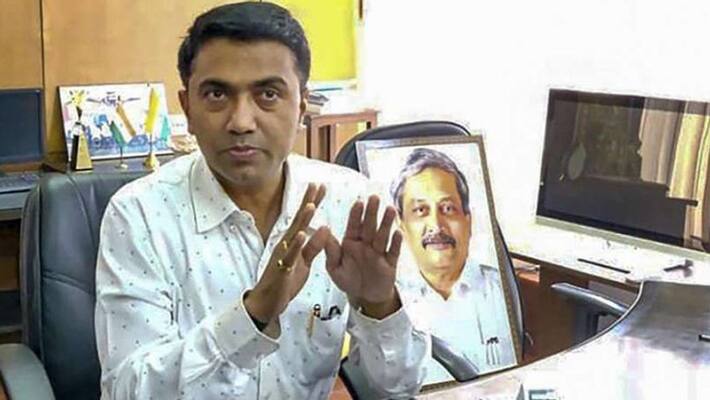 Corona in Goa! But for 2 years, the Chief Minister ordered to observe the face of social distortion. Corona in Goa! But for 2 years, the Chief Minister ordered to observe the face of social distortion.