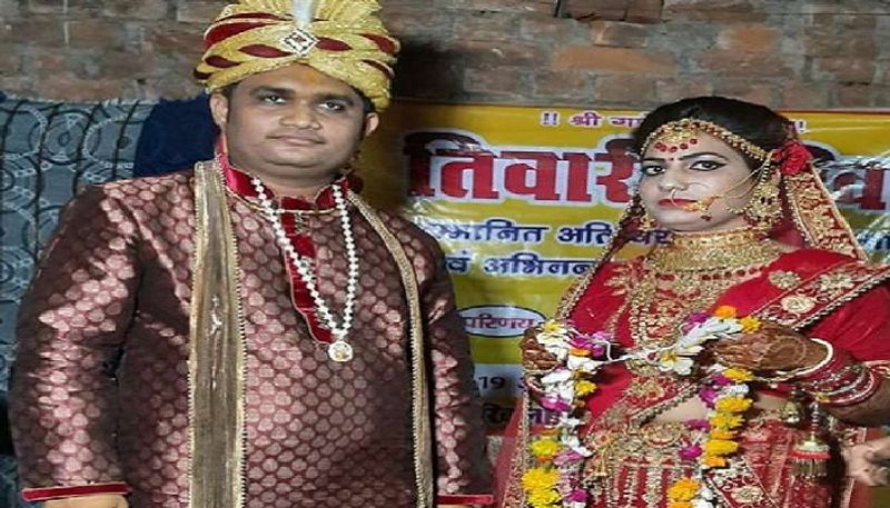 इसी तरह हमीरपुर जिले के छानी बुजुर्ग गांव निवासी वीरनारायण की पुत्री प्रिया की शादी ग्राम छानी खुर्द निवासी प्रधानाध्यापक कामता प्रसाद पांडेय के बड़े पुत्र शिवाकांत से तय हुई थी। विवाह की तारीख 19 अप्रैल नियत थी।
