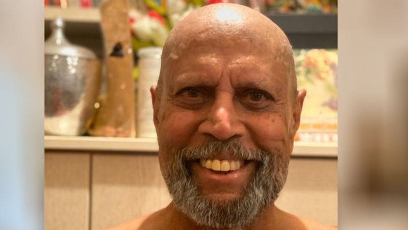 कपिल लगातार लोगों से घर के अंदर रहने की अपील कर रहे हैं। उन्होंने कहा था कि क्रिकेट बाद में भी खेला जा सकता है, वर्कलोड की शिकायत करने वाले खिलाड़ियों के लिए यह आराम का अच्छा समय है।
