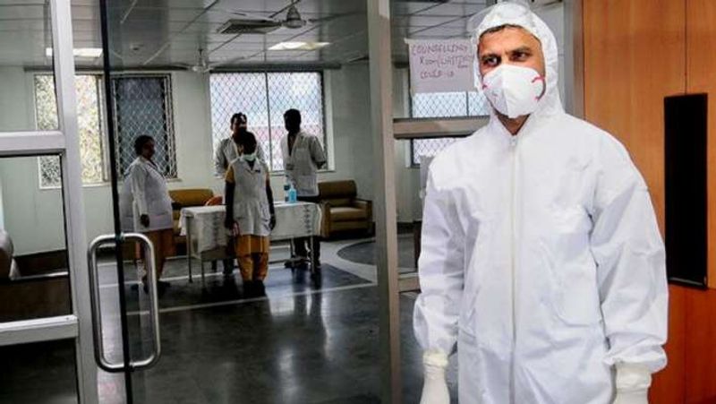 18 मार्च को गोवा में मिला था पॉजिटिव मरीज
गोवा में कोरोना वायरस का पहला मामला 18 मार्च को सामने आया था। यहां दुबई से लौटे एक नेता को कोरोना पॉजिटिव पाया गया था। 3 अप्रैल तक यहां 7 मरीज सामने आए। लेकिन उसके बाद एक भी केस सामने नहीं आया। यहां 15 अप्रैल तक 6 मरीज ठीक हो गए थे। आखिरी मरीज रविवार को ठीक हो गया।