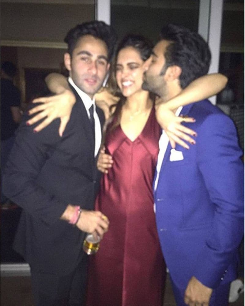 During the success party of Padmavati trailer, Deepika threw a party at her home. The guest included then-boyfriend Ranveer Singh and Karan Johar, etc.
