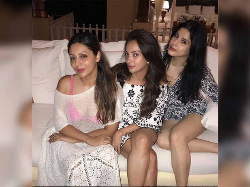 Even Shah Rukh's wife Gauri Khan became a victim of trolls on social media, and the reason was her white see-through dress.
