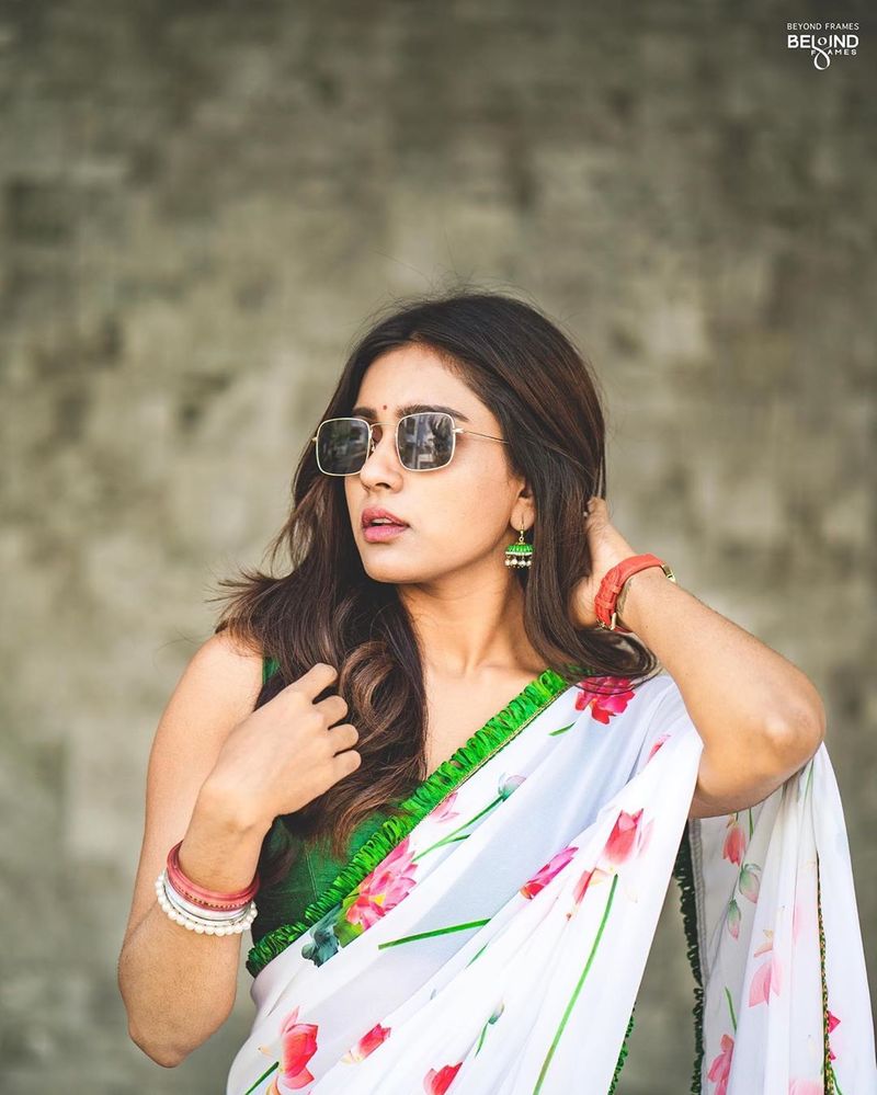 Vithika Sheru Instagram stylish photos
