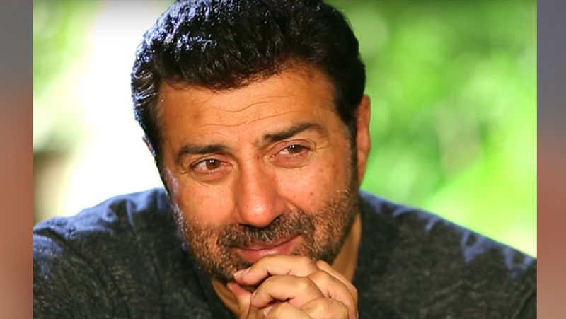 इस घटना के बाद अनिल बहुत ज्यादा डर गए थे और इस बारे में उन्होंने मीडिया से भी बात की थी। उन्होंने सनी को लेकर निराशा जताई थी।