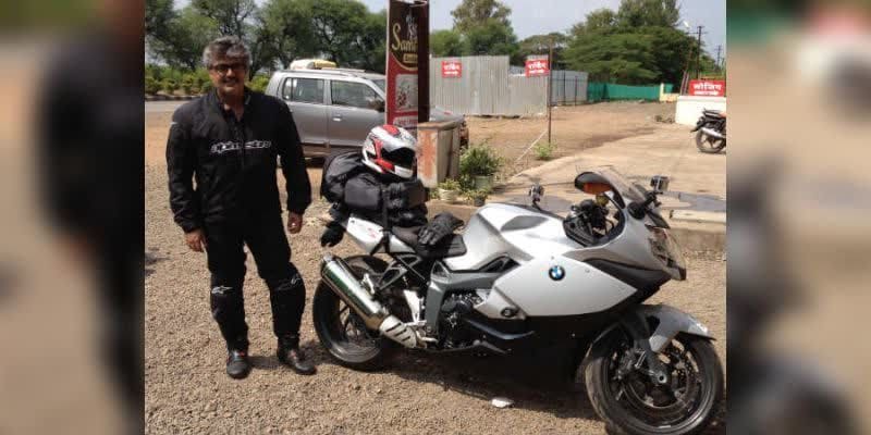 Thala Ajith Bike raid and Eat Chat item at road side shop photo going viral