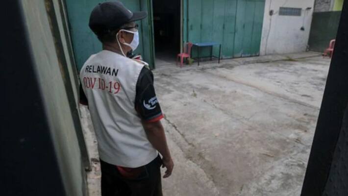 authorities locks up quarantine violators in haunted house authorities locks up quarantine violators in haunted house