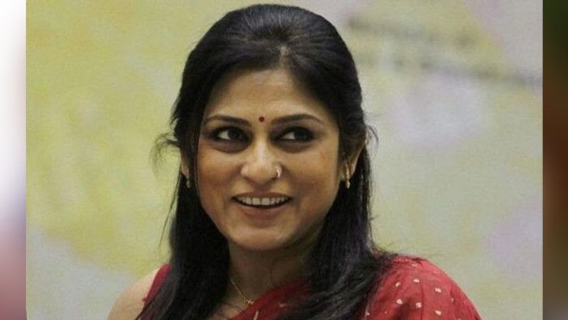 पति से अलग होने के बाद वो अपने से 13 साल छोटे गायक प्रेमी दिब्येंदु के साथ अपने मुंबई के फ्लैट में रहती थीं। आगे चलकर रूपा दिब्येंदु से भी अलग हो गई थी। हालांकि, जब वे दिब्येंदु के साथ रहती थी तब पति से तलाक नहीं हुआ था। रियलिटी शो सच का सामना (2009) में उन्होंने अपनी जिंदगी से जुड़े ये राज खोला था।