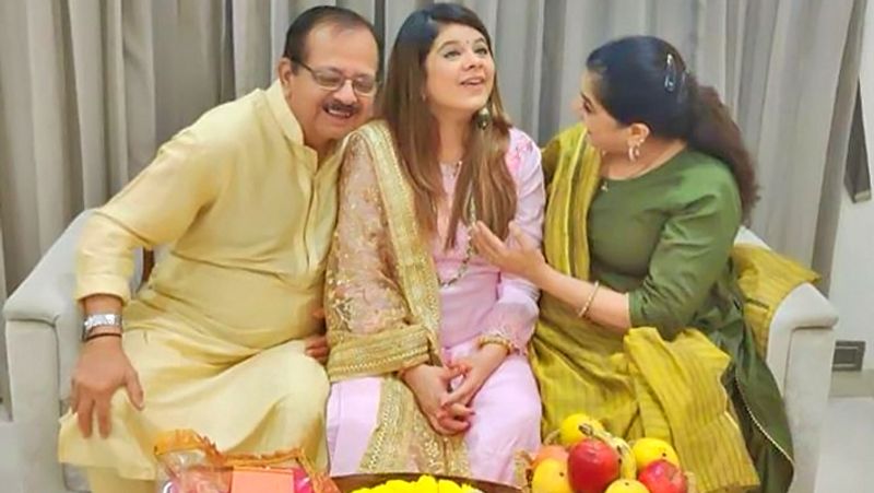 रूचा कुसुम, भाभी, प्यार के दो नाम एक राधा एक श्याम, वक्त बताएगा कौन अपना कौन पराया, वारिस, सास वर्सेज बहु, फिर कोई है, दिल जीतेगी देसी गर्ल, रंग बदलती ओढनी, सास बिना ससुराल और अदालत जैसी टीवी सीरियल्स में काम कर चुकी हैं।